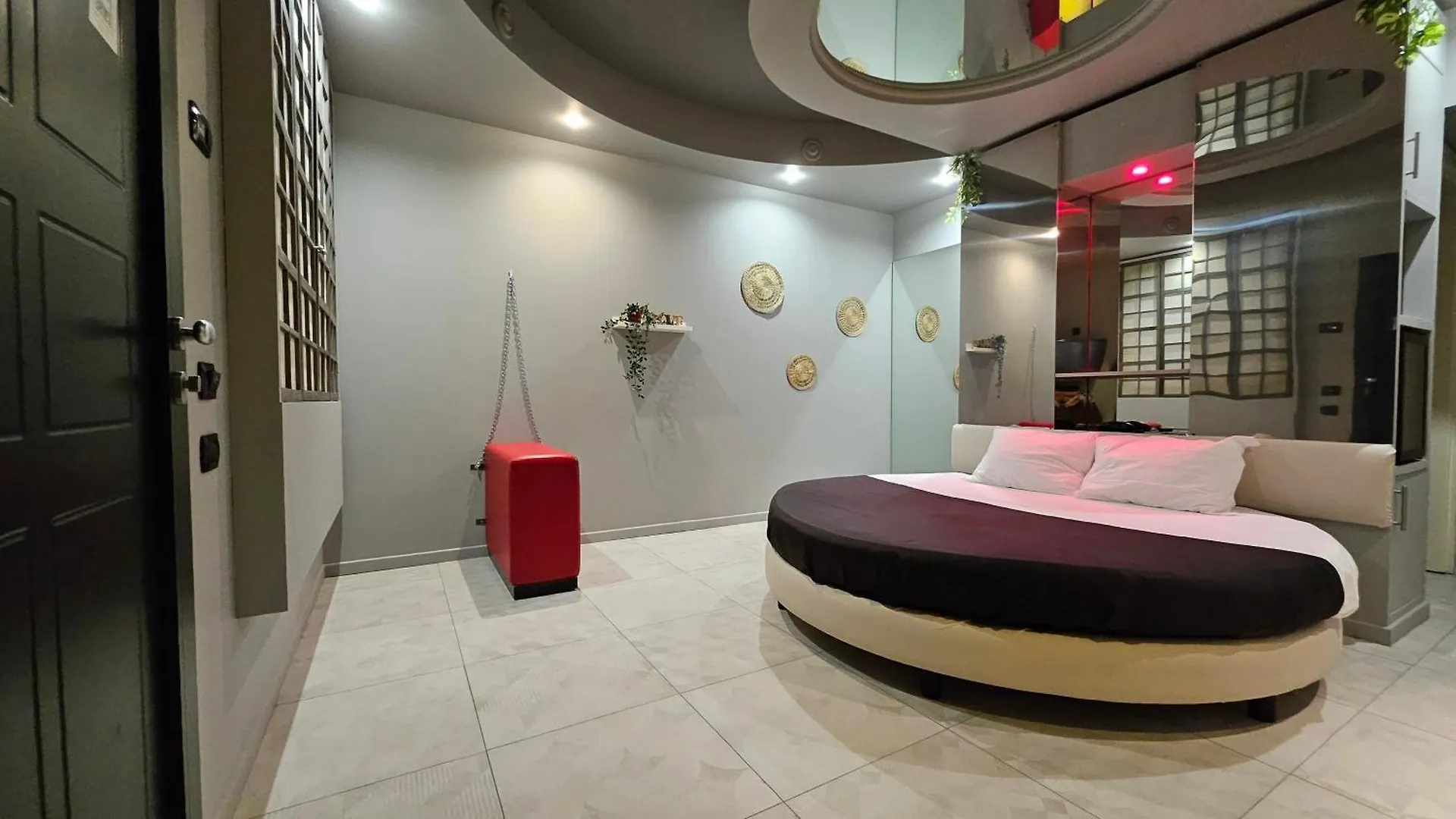 Silk Motel Caviaga