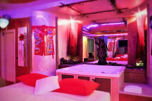 Silk Motel Caviaga