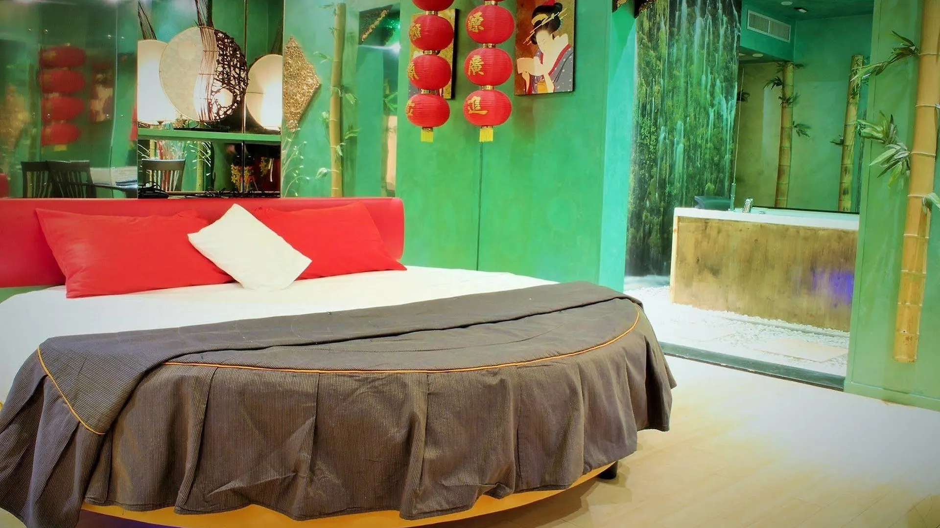 Silk Motel Caviaga 4*,